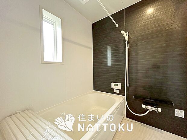 現地写真(浴室)
浴室暖房乾燥機付き。1坪タイプで広々です。