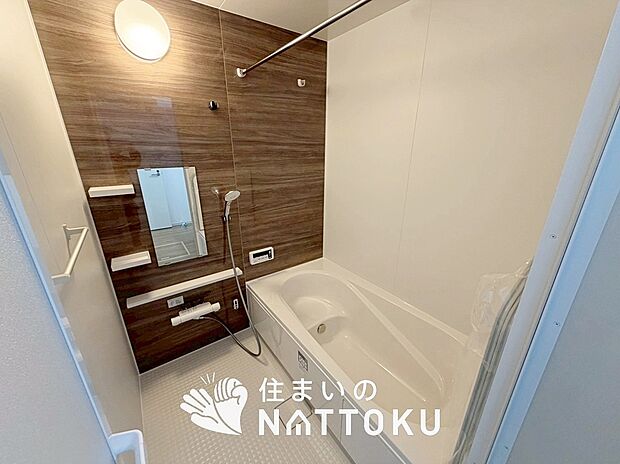 現地写真（浴室）
浴室暖房乾燥機付き。１坪タイプで広々です。