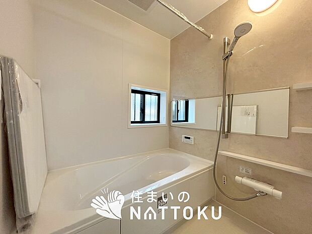 現地写真(浴室)
浴室暖房乾燥機付き。1坪タイプで広々です。