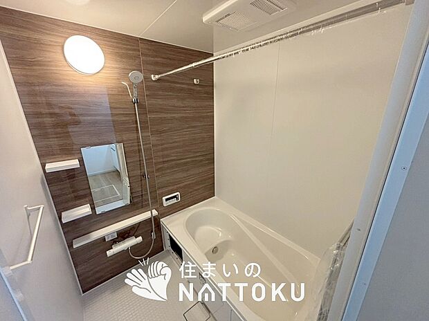 現地写真(浴室)
浴室暖房乾燥機付き。1坪タイプで広々です。