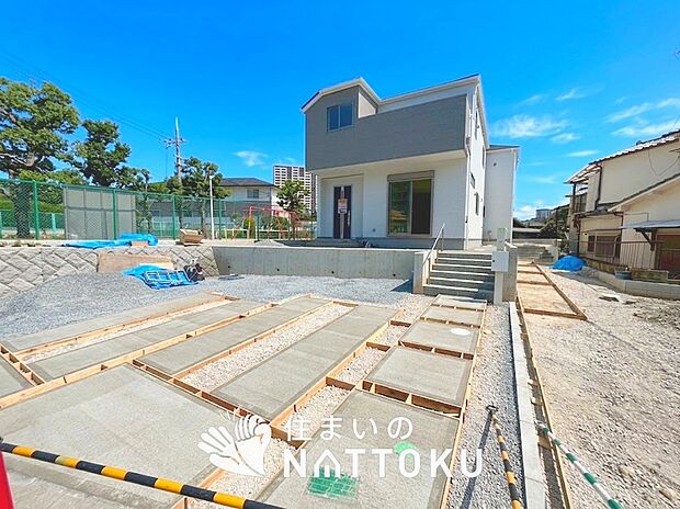 現地写真（街並み）
全２邸
駐車２台可能
