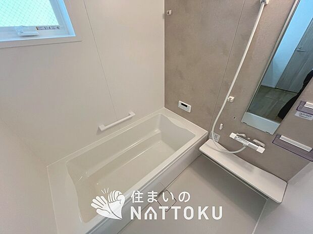 現地写真(浴室)
浴室暖房乾燥機付き。1坪タイプで広々です。