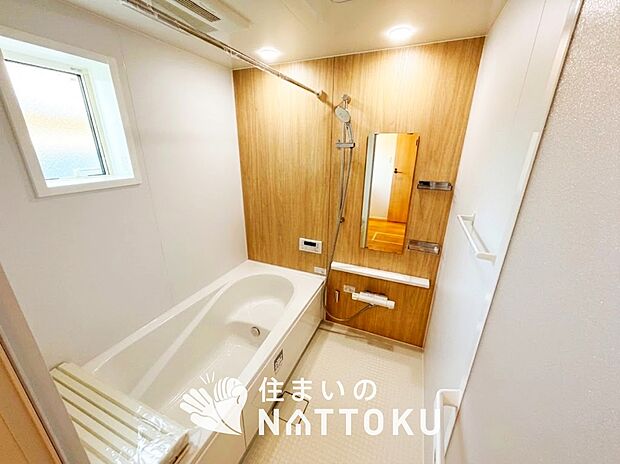 現地写真(浴室)
浴室暖房乾燥機付き。1坪タイプで広々です。