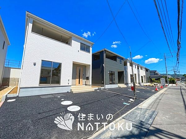 現地写真（街並み）
全６邸
駐車３台可能
