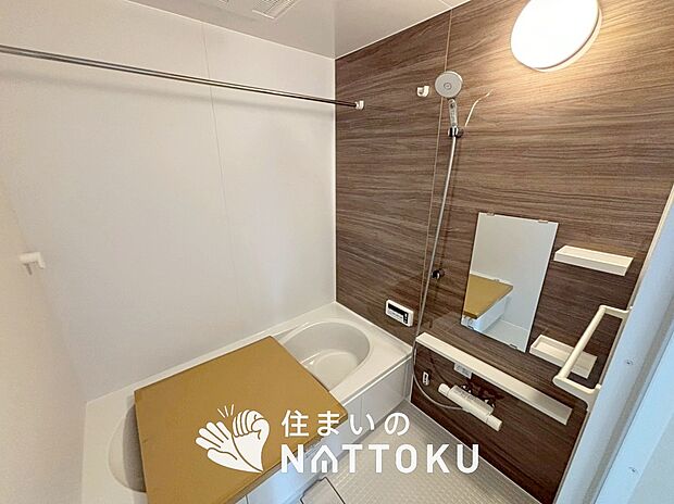 現地写真（浴室）
浴室暖房乾燥機付き。１坪タイプで広々です。
