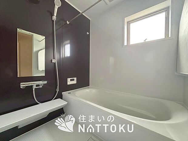 現地写真（浴室）
浴室暖房乾燥機付き。１坪タイプで広々です。
