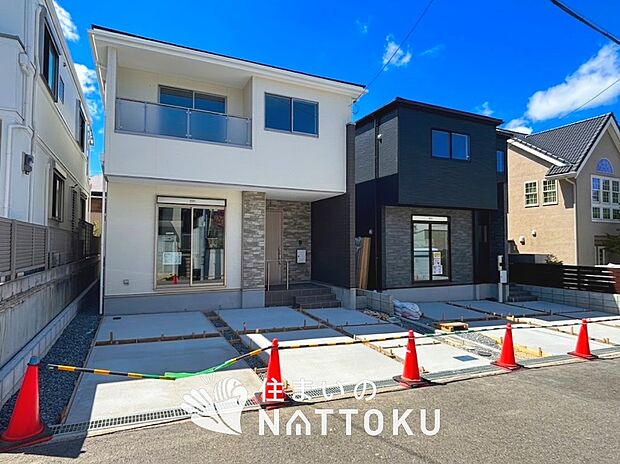 現地写真(街並み)
全2邸
駐車2台可能