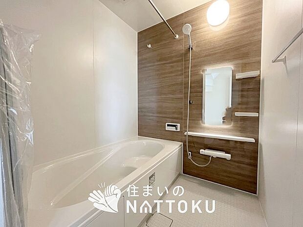 現地写真(浴室)
浴室暖房乾燥機付き。1坪タイプで広々です。