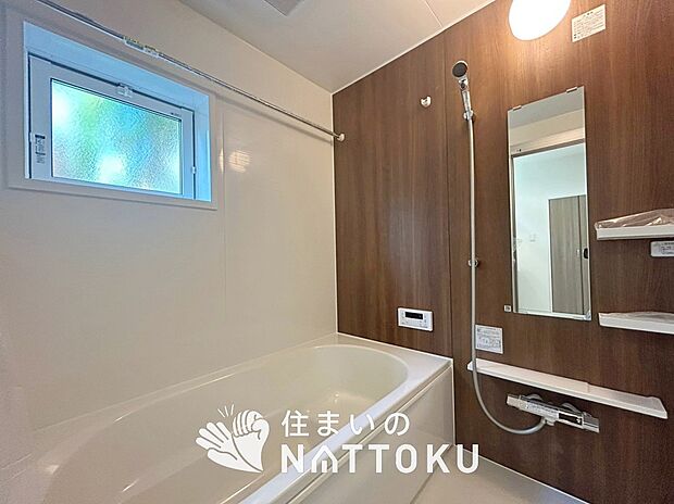 現地写真(浴室)
浴室暖房乾燥機付き。1坪タイプで広々です。