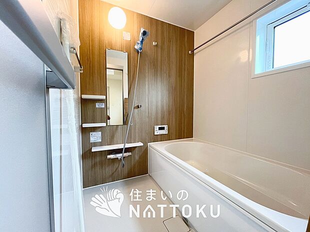 現地写真(浴室)
浴室暖房乾燥機付き。1坪タイプで広々です。