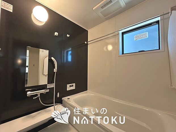 現地写真(浴室)
浴室暖房乾燥機付き。1坪タイプで広々です。
