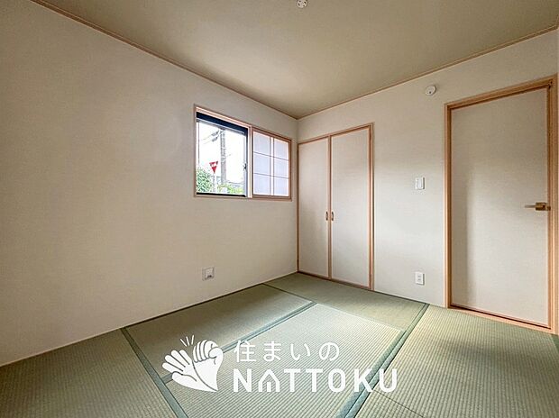 【現地写真(和室)】大壁仕様の新和室。くつろぎの空間です。