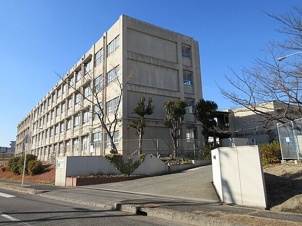 堺市立晴美台中学校(約1,270m)