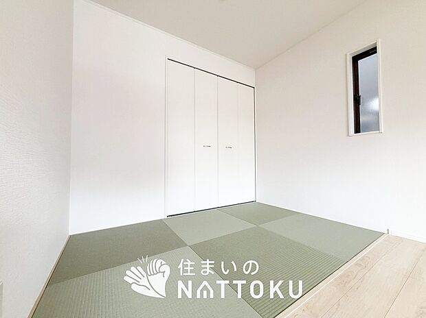 【現地写真(和室)】大壁仕様の新和室。くつろぎの空間です。