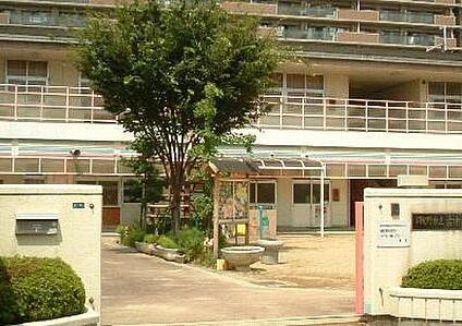 羽曳野市立古市幼稚園 650ｍ(徒歩9分)