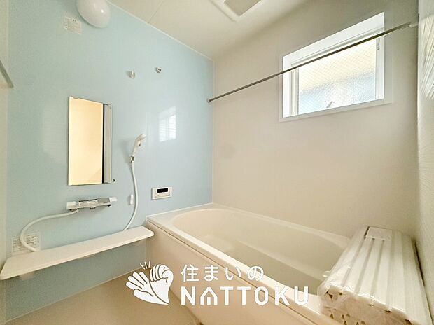 【現地写真(浴室)】浴室暖房乾燥機付き。1坪タイプで広々です。