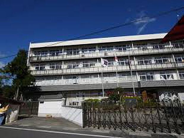 亀岡市立亀岡中学校（約1,600m）