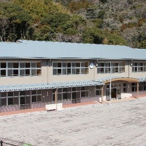 湖南市立下田こども園（約1,400m）