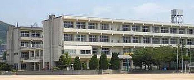 箕面市立西小学校（約1,280m）