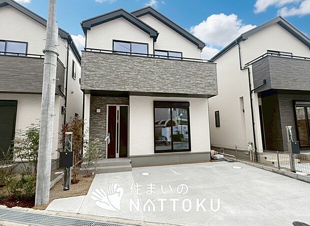 【現地写真（外観）【B号地】】雨で汚れを落とし、耐久性・耐候性に優れた外壁を使用しています。