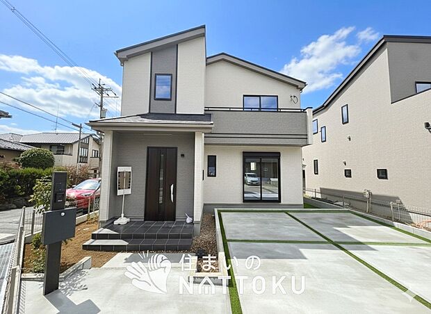 【現地写真（外観）【Ａ号地】】雨で汚れを落とし、耐久性・耐候性に優れた外壁を使用しています。