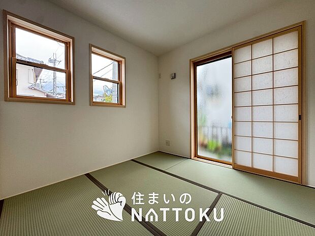 【現地写真（和室）】大壁仕様の新和室。くつろぎの空間です。