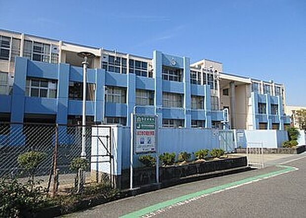 羽曳野市立はびきの埴生学園（約800m）