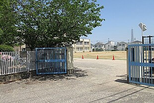 岸和田市立常磐小学校(約1,400m)