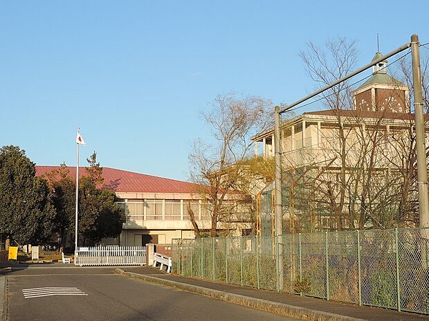 野洲市立野洲北中学校(約1,300m)