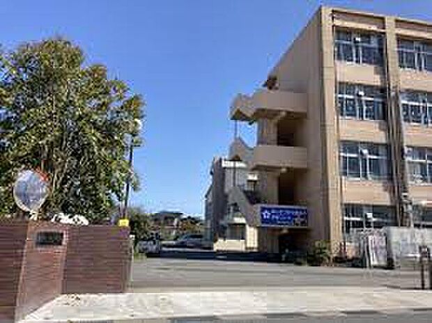 草津市立老上中学校（約1,300m）