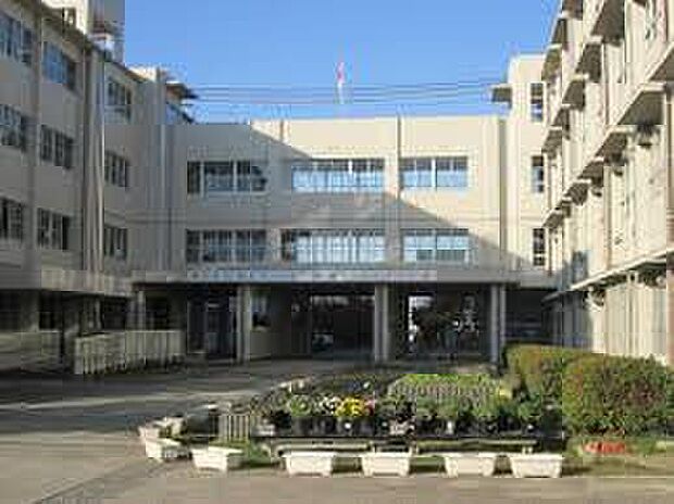 枚方市立山田中学校（約1,400m）