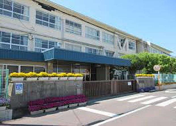 貝塚市立第二中学校（約1,600m）