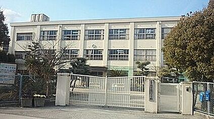 富田林市立第二中学校 1300ｍ(徒歩17分)