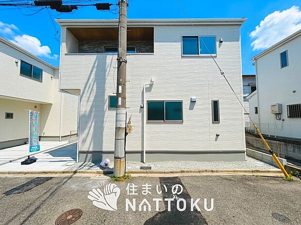 【現地写真（外観）【２号地】】断熱性、気密性を高める工夫で一年中ずっと心地よく暮らせる、高気密・高断熱です。