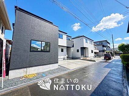 現地写真（前道含む外観）