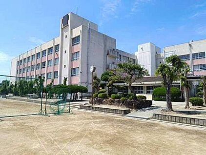 大阪市立矢田中学校 850ｍ(徒歩11分)