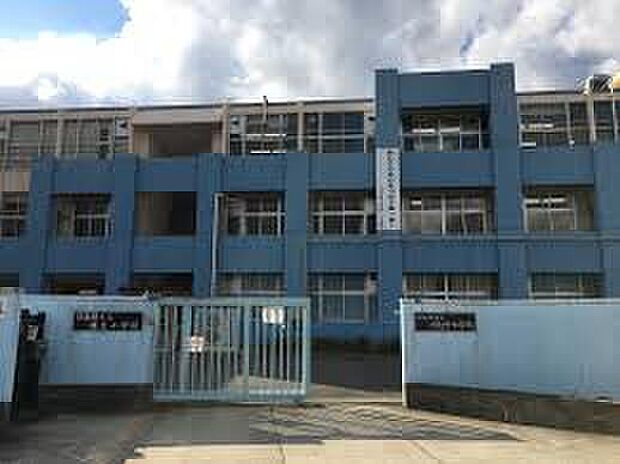 羽曳野市立はびきの埴生学園中学校(約1,100m)