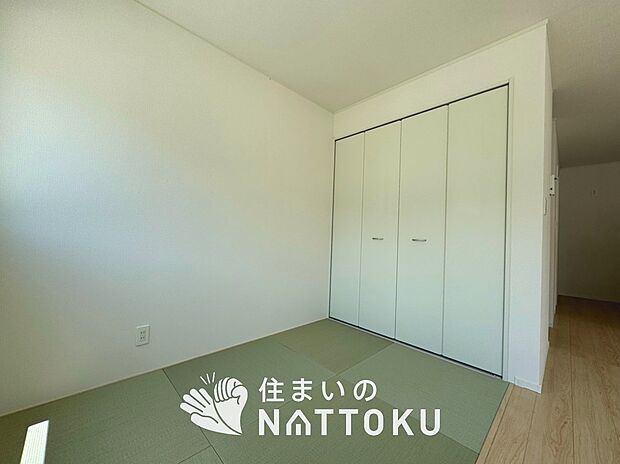 【現地写真(和室)】大壁仕様の新和室。くつろぎの空間です。