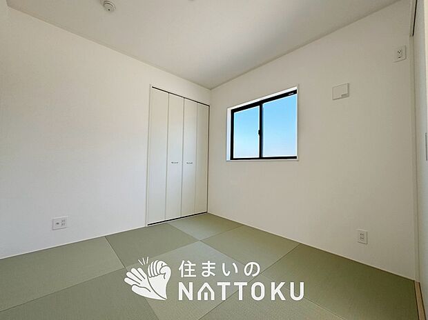 【現地写真(和室)】大壁仕様の新和室。くつろぎの空間です。
