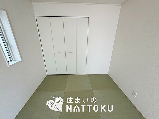 【現地写真(和室)】大壁仕様の新和室。くつろぎの空間です。