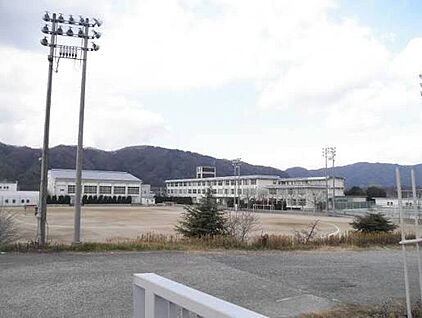 木津川市立泉川中学校 1600ｍ(徒歩20分)