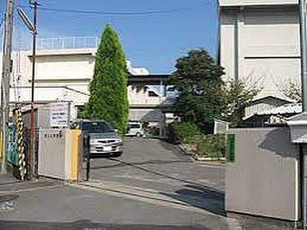 久御山町立佐山小学校（約940m）
