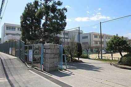 枚方市立津田中学校 630ｍ(徒歩8分)