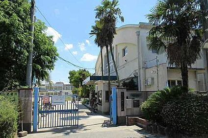 寝屋川市立成美小学校 760ｍ(徒歩10分)