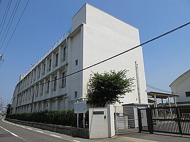 高石市立高石小学校(約180m)