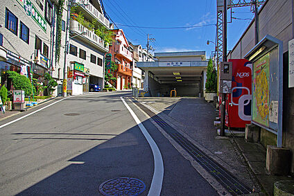 近鉄奈良線「石切駅」 560ｍ(徒歩7分)