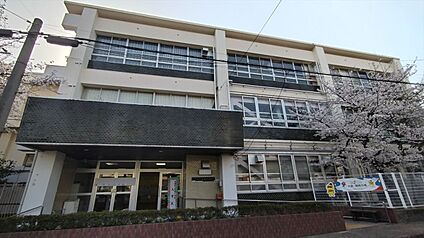 貝塚市立津田小学校 600ｍ(徒歩8分)