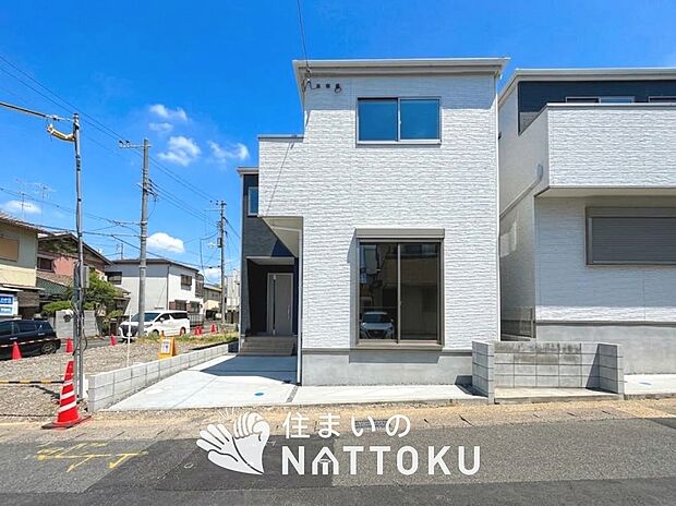 【現地写真(外観)【2号地】】断熱性、気密性を高める工夫で一年中ずっと心地よく暮らせる、高気密・高断熱です。