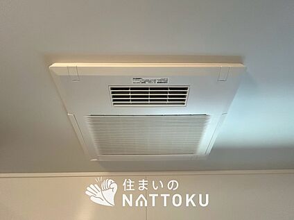 電気式浴室暖房換気乾燥機