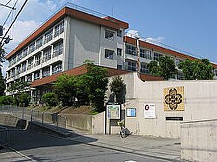 豊中市立緑地小学校 960ｍ(徒歩12分)